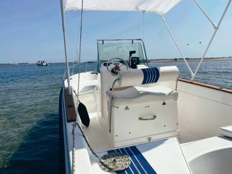 Charter a B2 Marine Cap Ferret 500 in Port-Camargue on Samboat