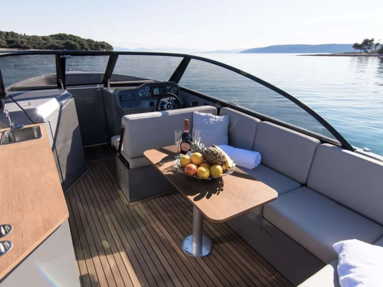 Yacht charter Porto-Vecchio - Rand Leisure 28 on SamBoat