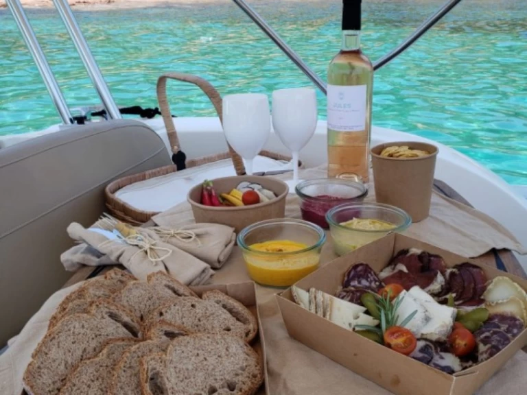 Yacht hire Porto-Vecchio cheap Leisure 28