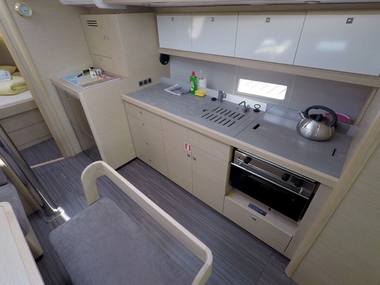 Hire a Dufour Dufour 430 Grand Large Šibenik