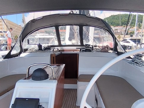 Yacht hire Split cheap Cruiser 46