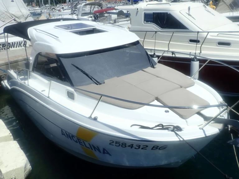 Hire a Bénéteau Antares 8 OB Biograd na Moru