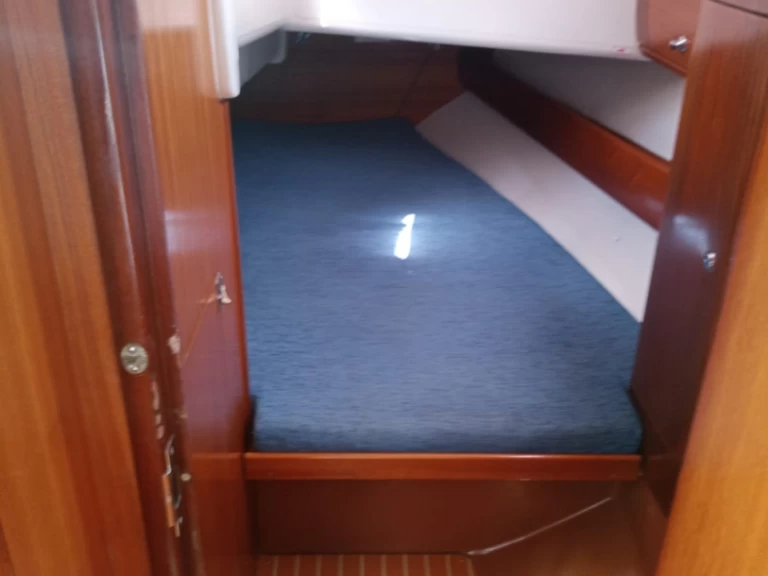 Yacht charter Mahon Port - Bavaria Bavaria 36 on SamBoat