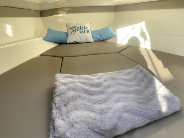 Yacht charter Novi Vinodolski - Quicksilver Activ 675 Sundeck on SamBoat