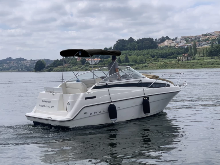 Hire a Bayliner Bayliner 2455 Ciera Porto