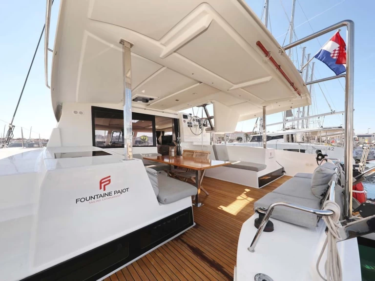 Charter a Fountaine Pajot Lucia 40 in Pula on Samboat