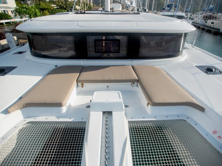 Yacht hire Road Town cheap Lagoon 46