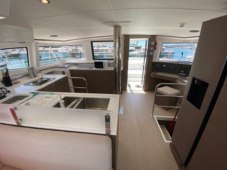 Yacht charter Sukošan - Fountaine Pajot Astrea 42 on SamBoat