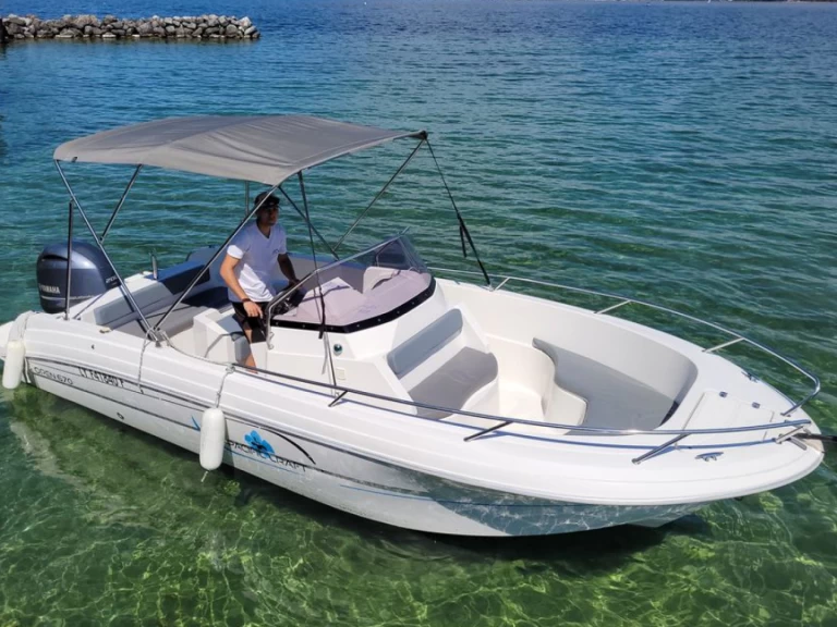 Motorboat hire in Antibes - Pacific Craft Pacific Craft 670 Open Trendy