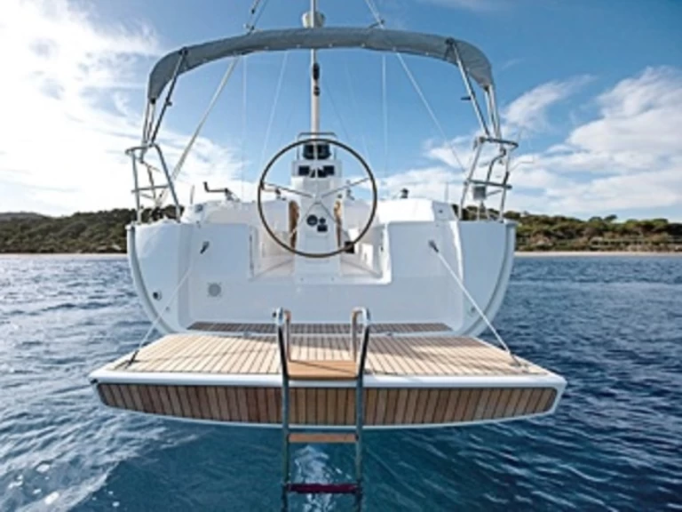 Yacht charter Grossenbrode - Bavaria Cruiser 32 on SamBoat