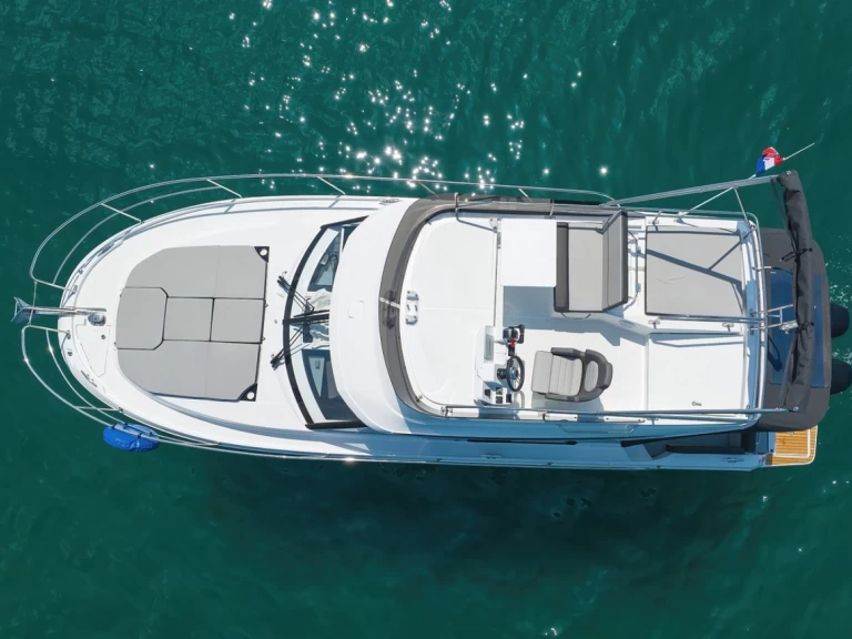 Hire Motorboat with or without skipper Jeanneau Biograd na Moru