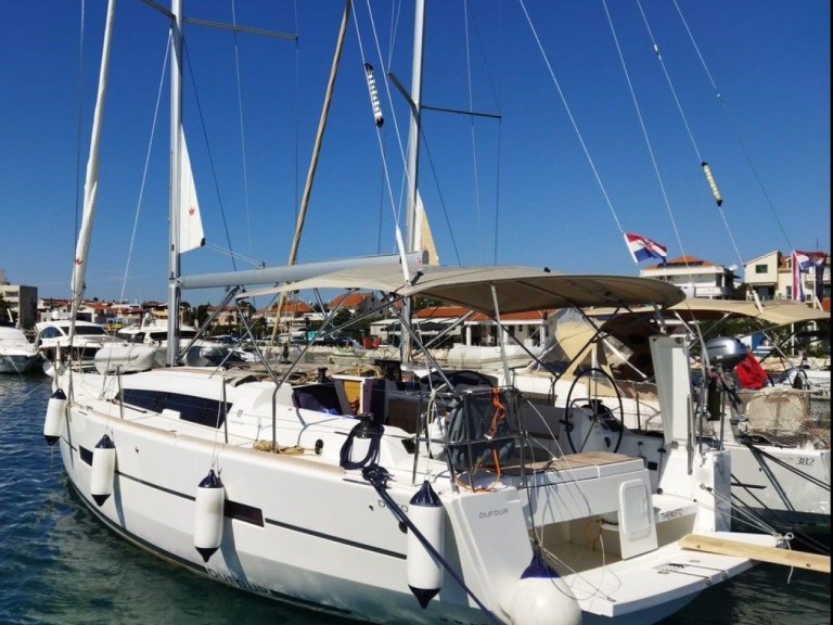 Hire Sailboat Dufour with a boat licence