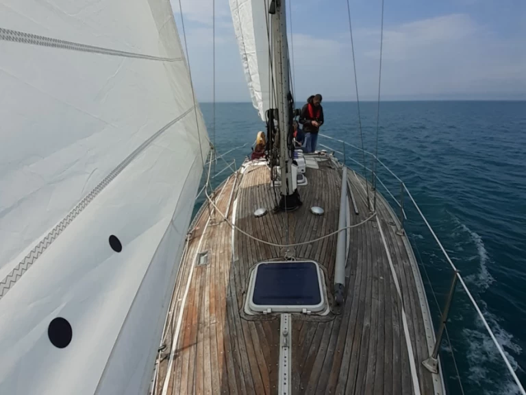 Hire Sailboat Bianca-Yacht with a boat licence