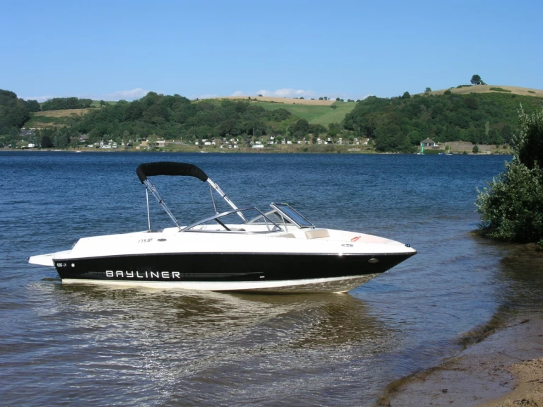 Yacht charter Salles-Curan - Bayliner Bayliner 175 GT on SamBoat