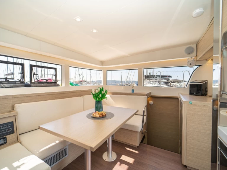 Catamaran to hire Kaštela at the best price