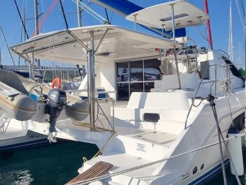 Hire Catamaran Leopard Catamarans / Robertson & Caine with a boat licence