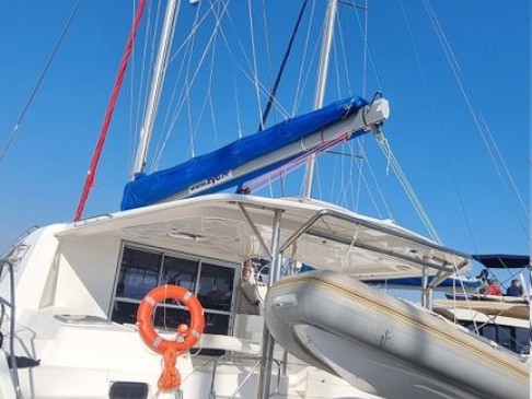 Catamaran to hire Tribunj at the best price