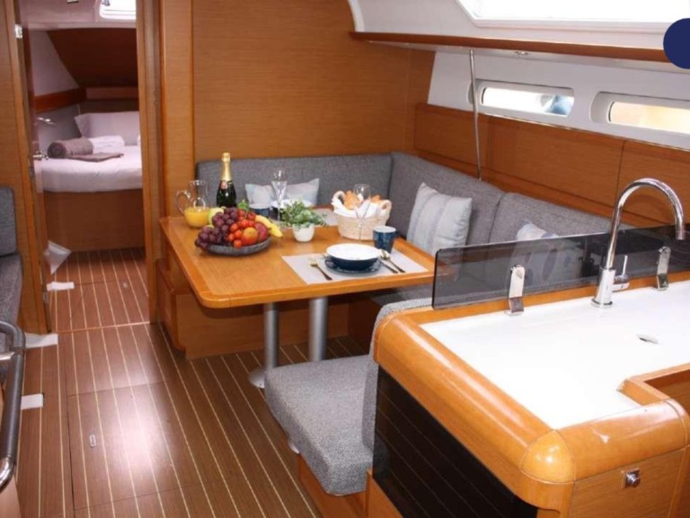 Sailboat to hire Dénia at the best price