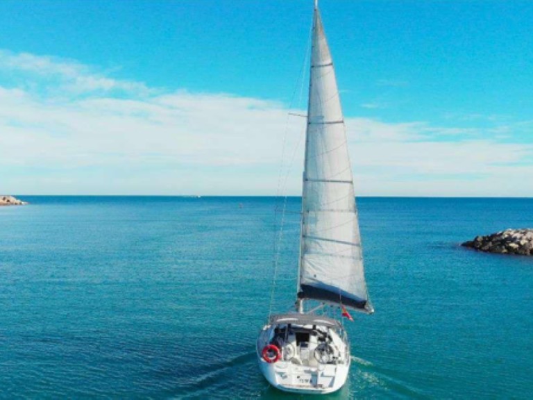 Charter a Jeanneau Sun Odyssey 409 in Dénia on Samboat