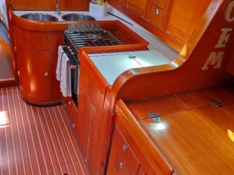 Hire a Elan Elan 431 Tribunj