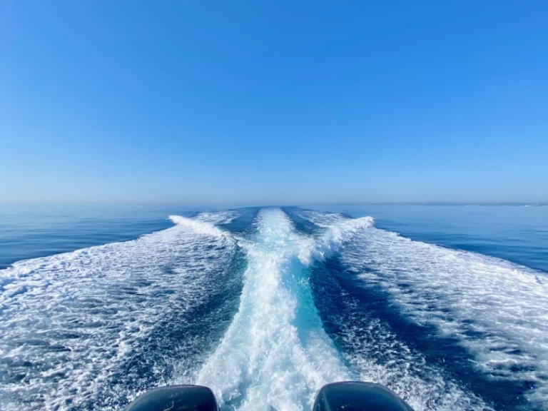 Hire Motorboat with or without skipper Jeanneau Saint-Laurent-du-Var