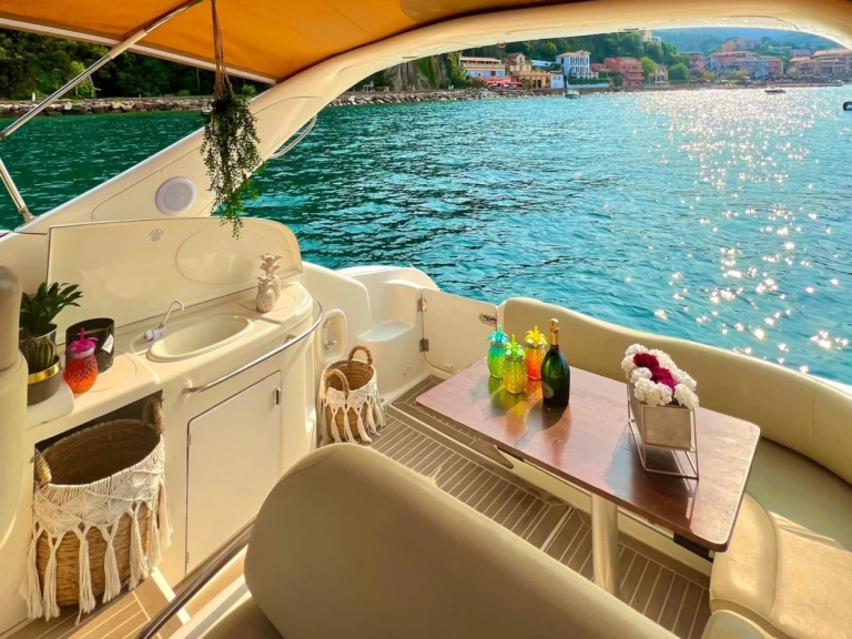 Motorboat hire in Mandelieu-la-Napoule - Cranchi Zaffiro 34