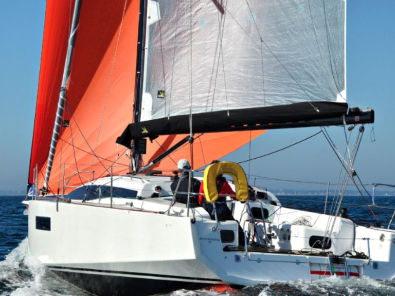 Yacht charter La Trinité-sur-Mer -  RM 9.70 on SamBoat
