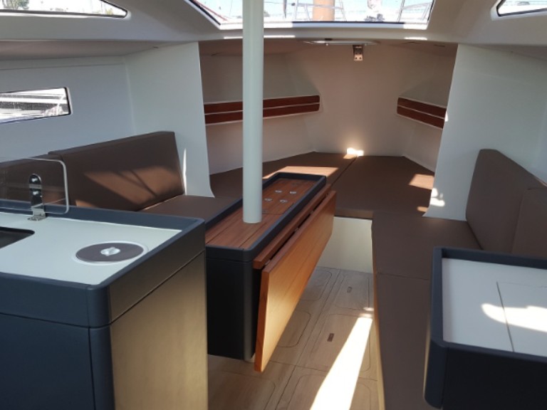 Hire a  RM 9.70 La Trinité-sur-Mer