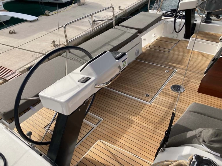 Hire Sailboat with or without skipper Dufour Trogir