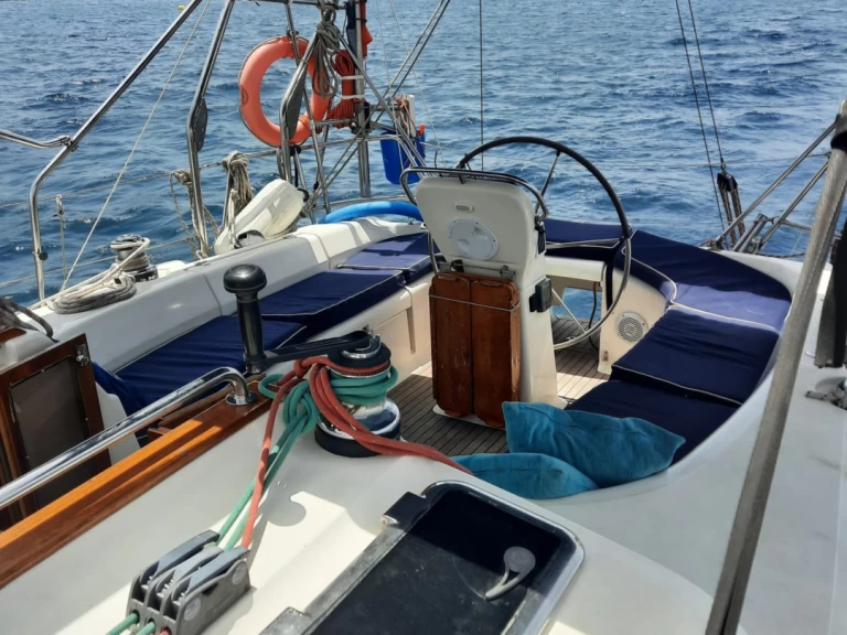Hire a Bavaria Bavaria 40 Xemxija