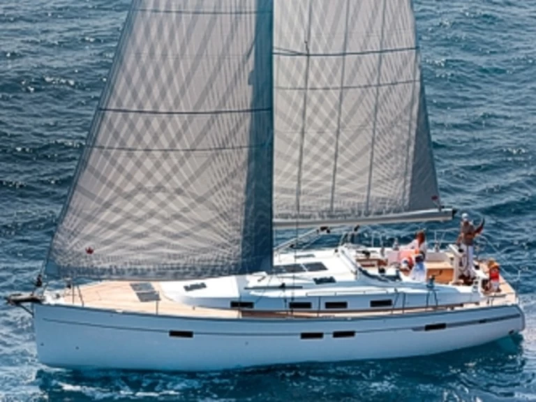 Hire Sailboat Bavaria with a boat licence