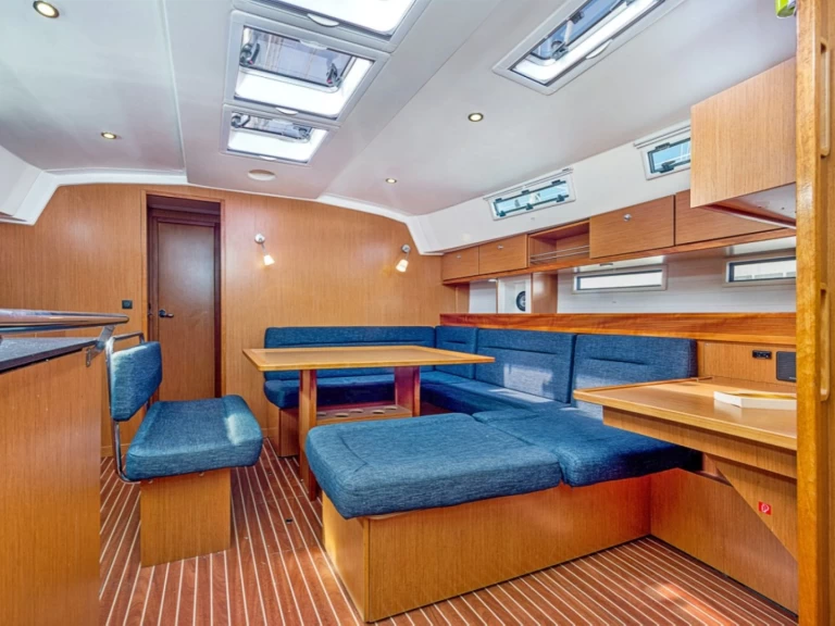 Sailboat to hire Breege at the best price