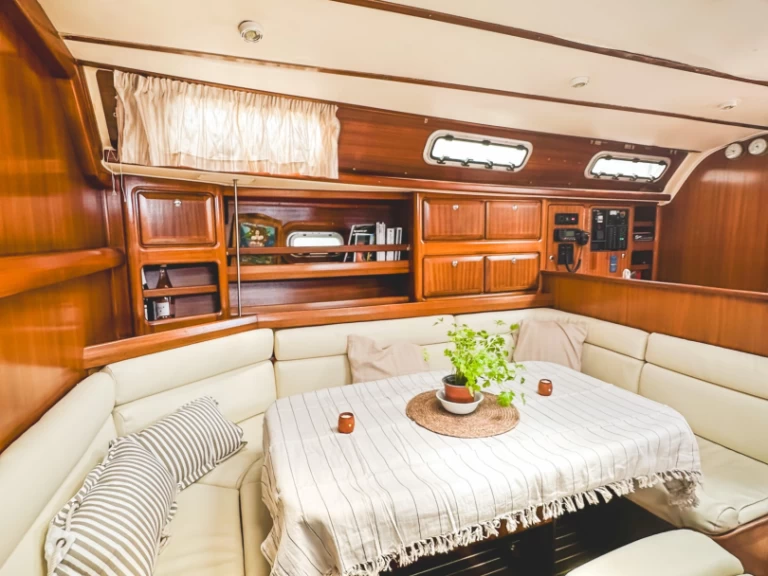 Yacht charter Porroig - Bavaria Bavaria 42 Cruiser on SamBoat