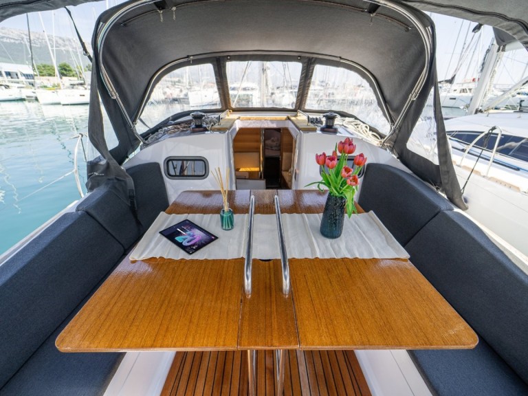 Yacht charter Kaštela - Elan Impression 40.1 on SamBoat