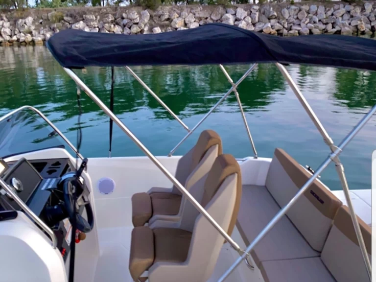 Motorboat to hire Marseille at the best price