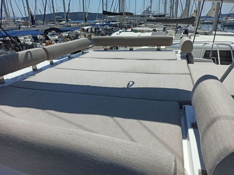 Catamaran hire in Trogir - Bali Bali Catspace Voile