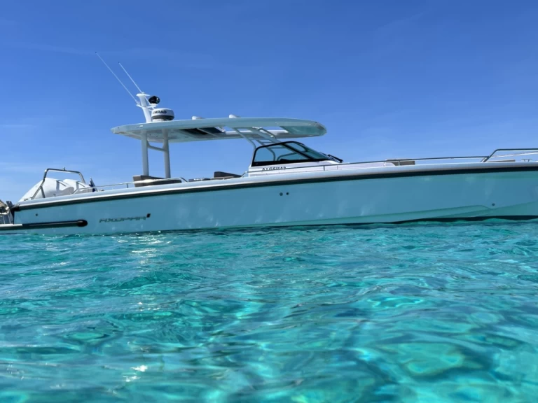 Motorboat to hire Porto-Vecchio at the best price