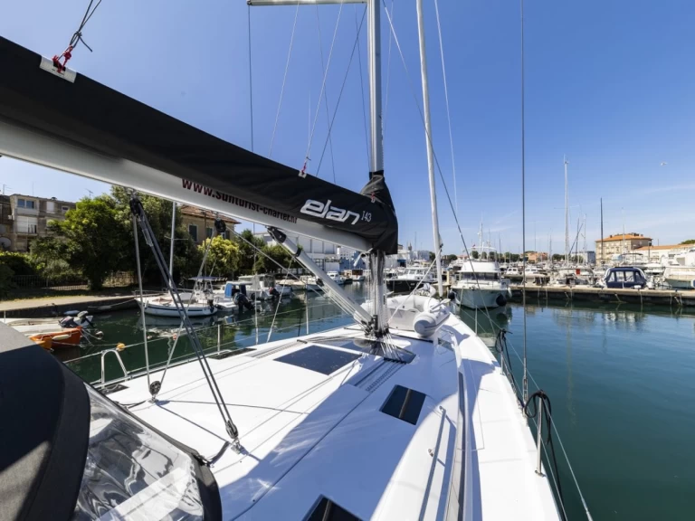 Hire Sailboat with or without skipper Elan Zadar