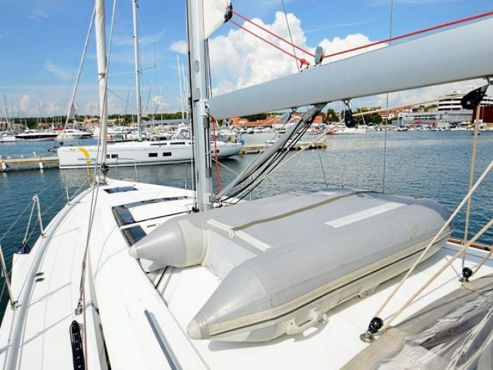 Hire a Bénéteau Oceanis 51.1 Biograd na Moru