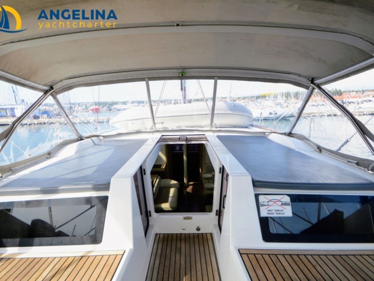 Sailboat hire in Biograd na Moru - Bénéteau Oceanis 51.1