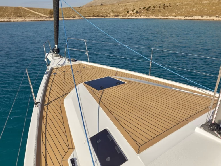 Hire a Elan Impression 45 Pirovac