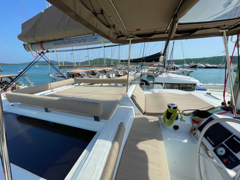 Catamaran hire in Pirovac - Bali Catamarans Bali 4.2