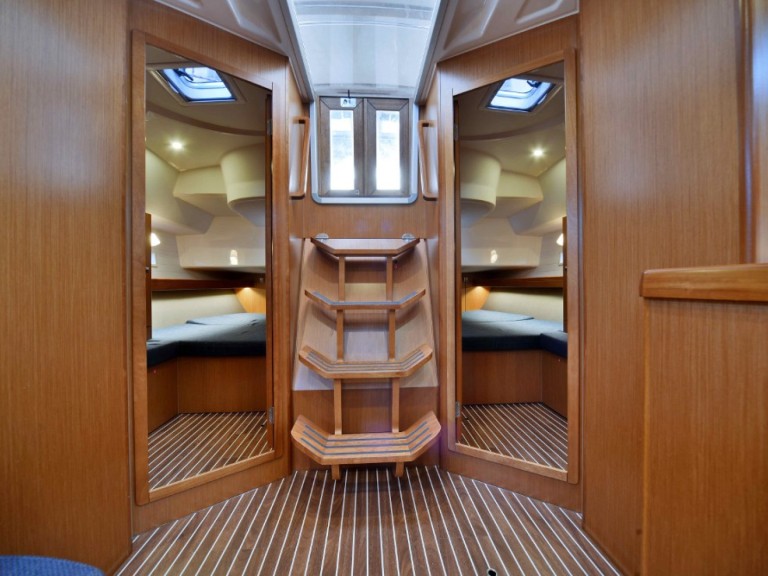 Sailboat hire in Néa Péramos - Bavaria Cruiser 46