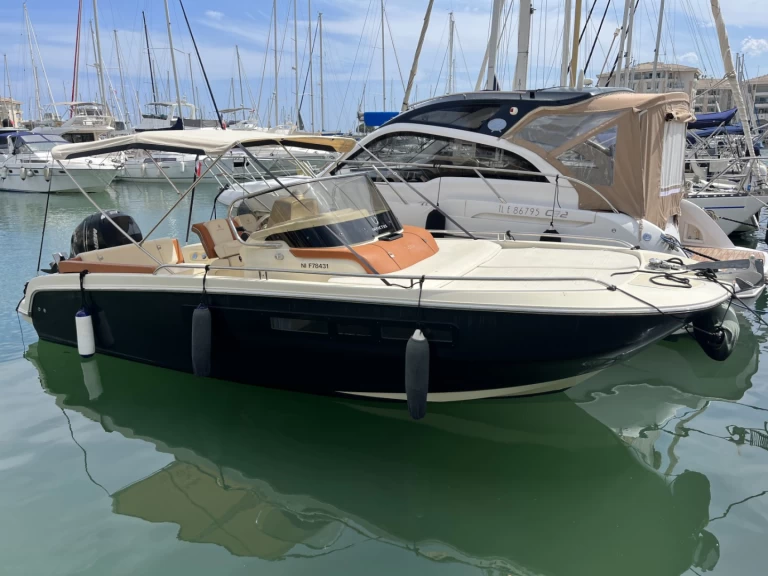 Motorboat hire in Fréjus - Invictus  CX 240