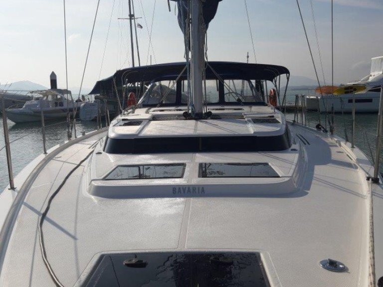 Sailboat to hire Mai Khao at the best price