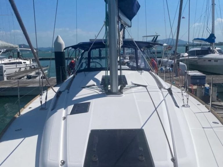 Yacht hire Mai Khao cheap Sun Odyssey 409