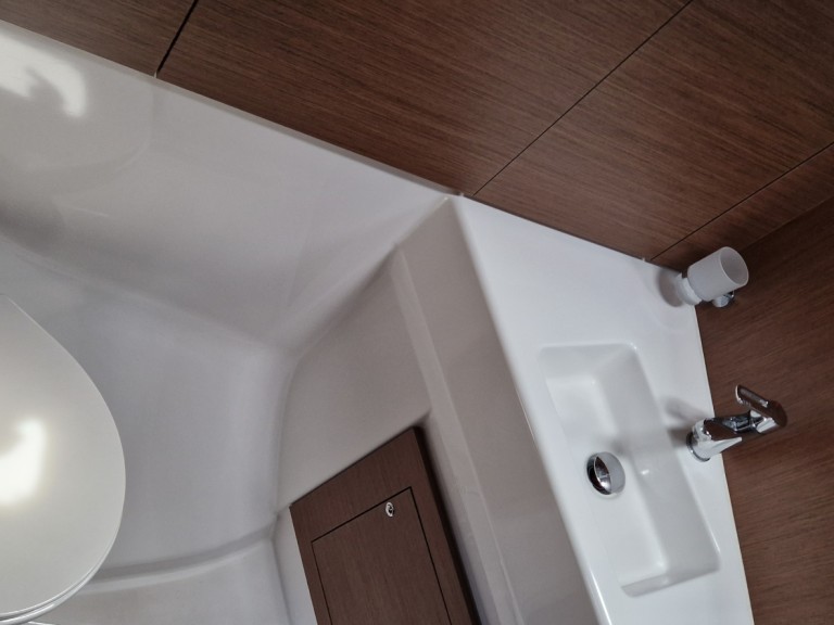 Bénéteau Oceanis 40.1 charter bareboat or skippered in  Medulin