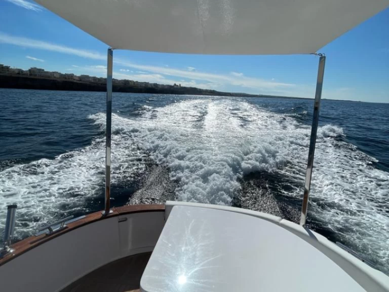 Hire a Mimi Libeccio 9.5 wa San Vito