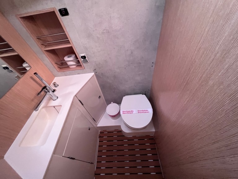 Hire Sailboat with or without skipper Bavaria Volos