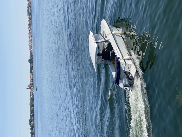 Charter a Tagescharter Lotus in Waren (Müritz) on Samboat